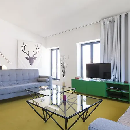 Apartamento Joivy Lux And Spacious 1br With Huge Terrace, 5mins To Academy Of Sciences Lisboa