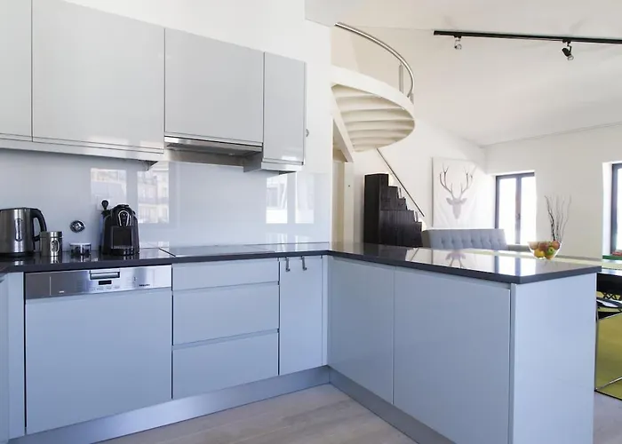 Guestready - Stylish With Parking * Lisboa