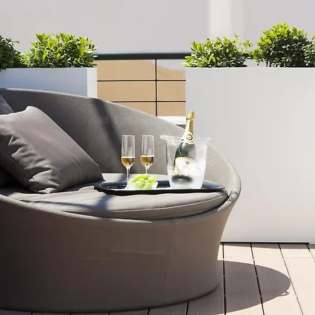 Joivy Lux And Spacious 1br With Huge Terrace, 5mins To Academy Of Sciences Apartment Lisbon