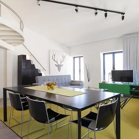 Joivy Lux And Spacious 1br With Huge Terrace, 5mins To Academy Of Sciences Apartment